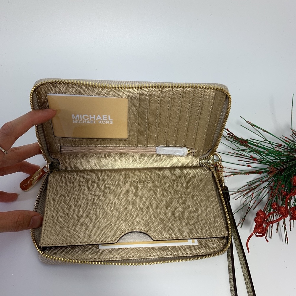 Michael Kors Giftables Glitter Large Phone Wallet - Picture 3 of 7